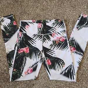 Fabletics Black and Pink Tropical Print Leggings Sheer Panels Size XXS